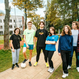 Rentrée des élèves à Saska Kępa le 4 septembre